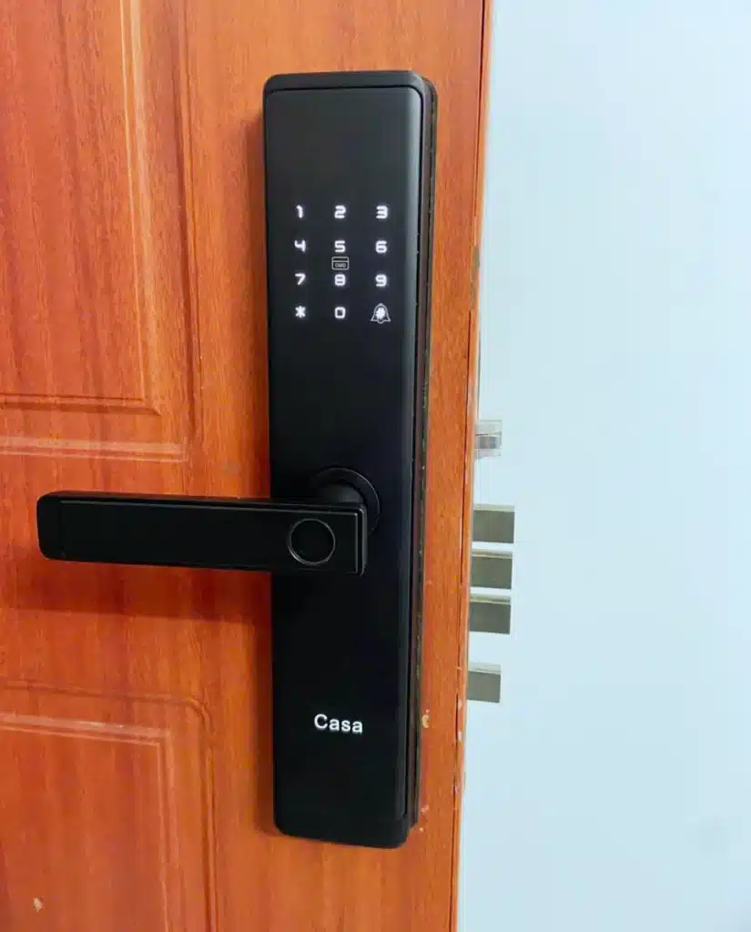 Lắp Khóa Vân Tay Cửa Gỗ Bình Tân – Giải Pháp An Toàn, Hiện Đại Được Khách Hàng Tin Dùng